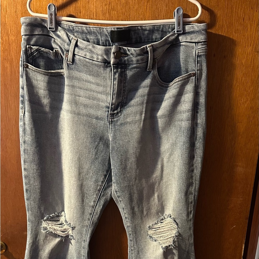 Buckle jeans